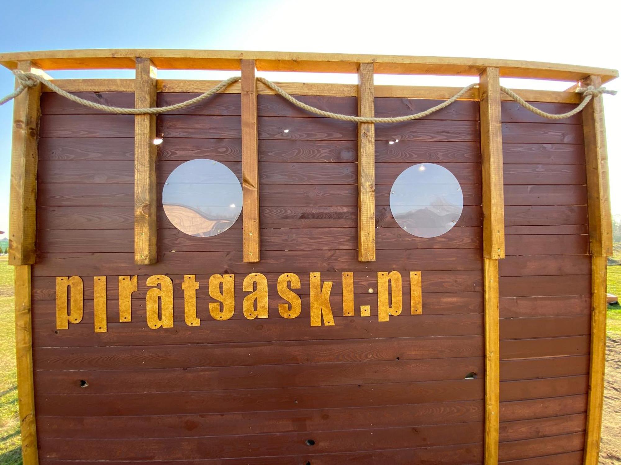 Pirat Gaski Exterior photo